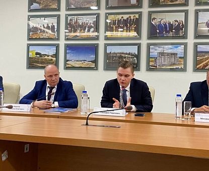 Александр Базаев выступил модератором круглого стола «Россия-Беларусь»